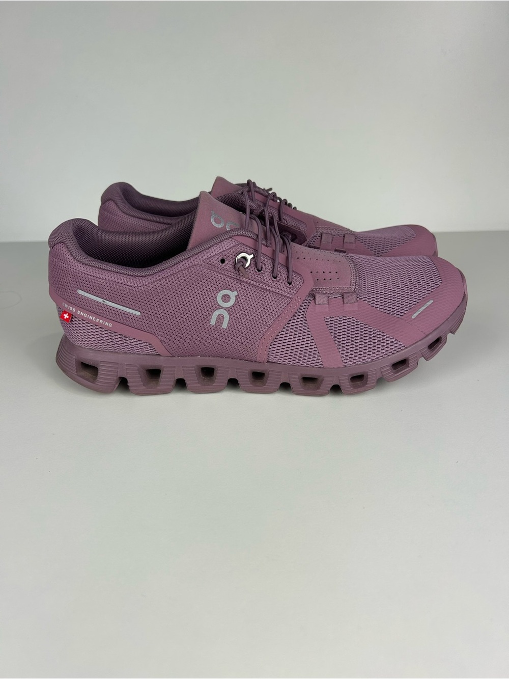 On CLOUD RUNNING WALKING  Cloudswift SNEAKER SHOES FIG/QUARTZ COLOR SIZE 9.5